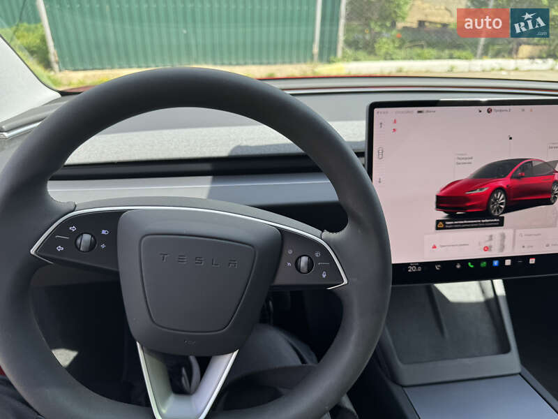 Седан Tesla Model 3 2024 в Виннице