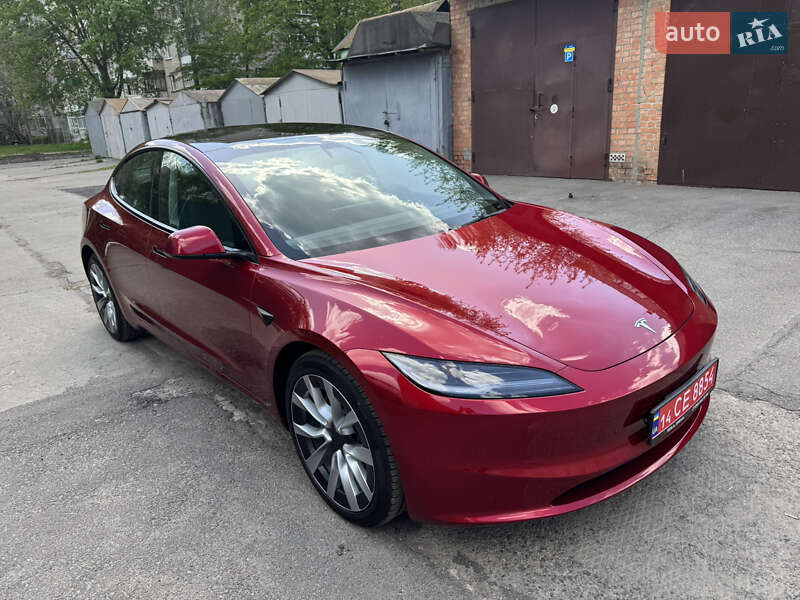 Седан Tesla Model 3 2024 в Виннице