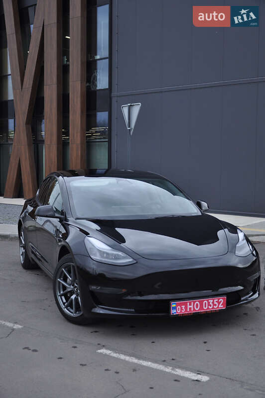 Седан Tesla Model 3 2022 в Луцьку фото Седан Tesla Model 3 2022 в Луцьку