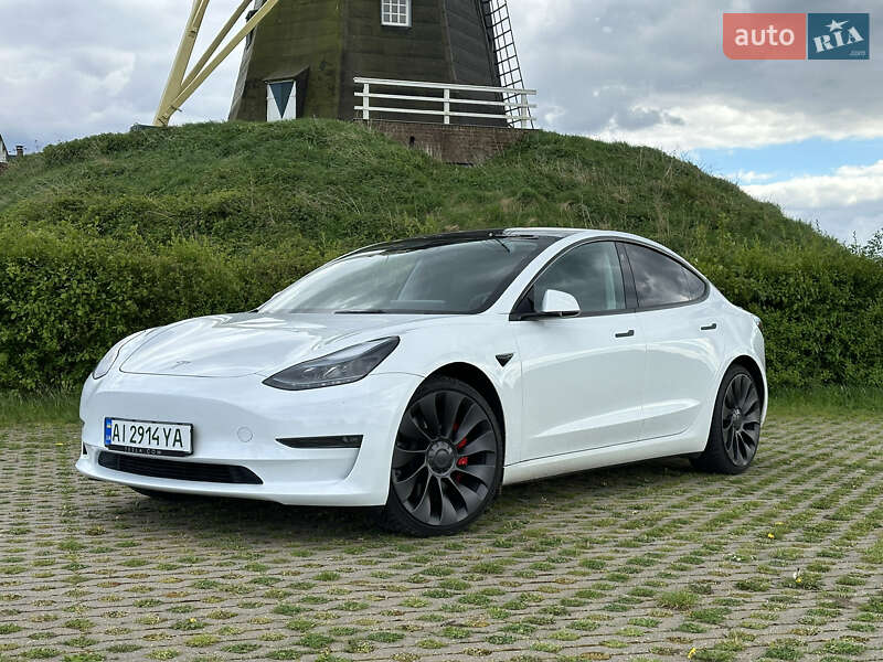 Tesla Model 3 2022