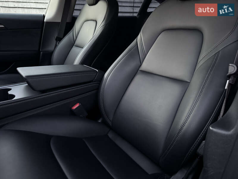 Седан Tesla Model 3 2023 в Киеве фото 28 Седан Tesla Model 3 2023 в Киеве