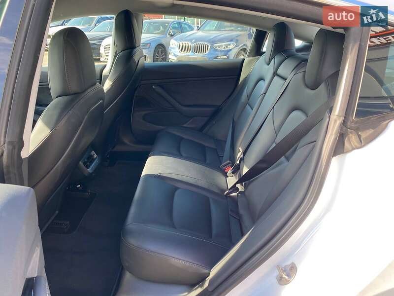 Седан Tesla Model 3 2019 в Львові фото 15 Седан Tesla Model 3 2019 в Львові