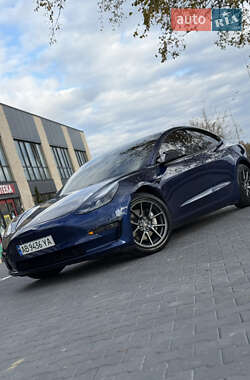 Седан Tesla Model 3 2021 в Виннице