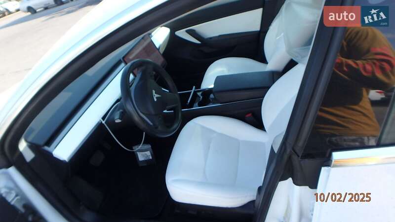 Седан Tesla Model 3 2018 в Львове