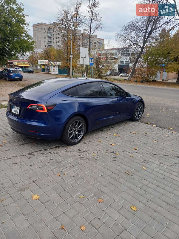 Седан Tesla Model 3 2022 в Первомайську