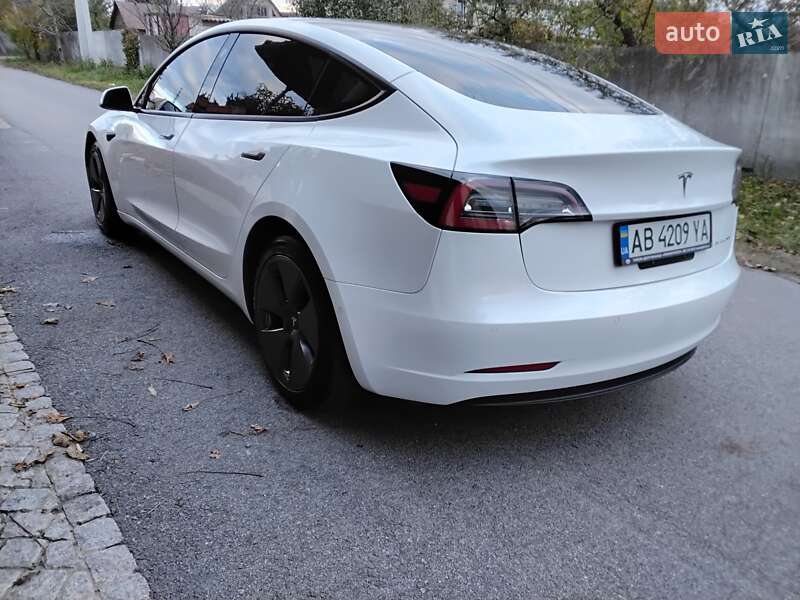 Седан Tesla Model 3 2022 в Виннице