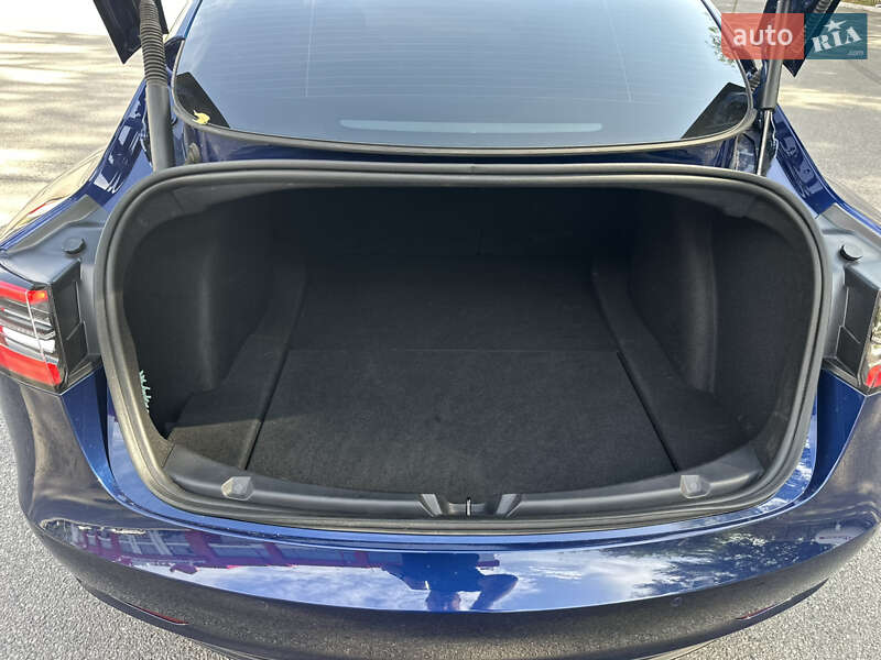 Седан Tesla Model 3 2022 в Днепре