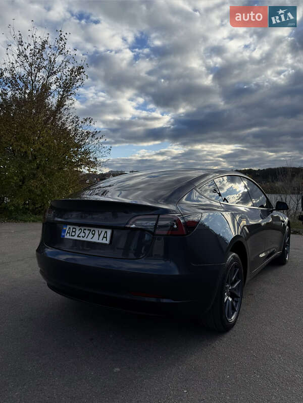 Седан Tesla Model 3 2021 в Виннице