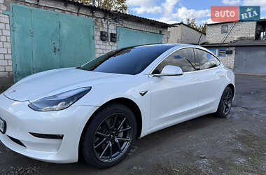 Седан Tesla Model 3 2019 в Ладыжине