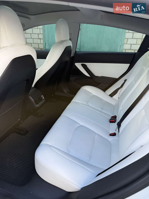 Седан Tesla Model 3 2019 в Ладыжине фото 14 Седан Tesla Model 3 2019 в Ладыжине