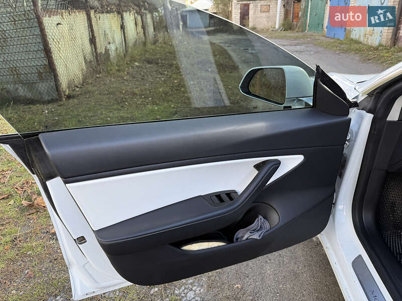 Седан Tesla Model 3 2019 в Ладыжине фото 23 Седан Tesla Model 3 2019 в Ладыжине