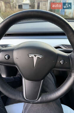 Седан Tesla Model 3 2019 в Ладыжине