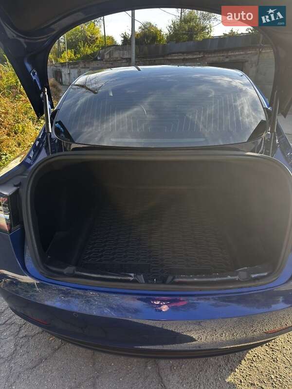Седан Tesla Model 3 2020 в Каменском