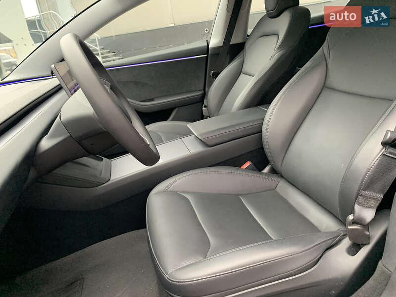 Седан Tesla Model 3 2024 в Киеве