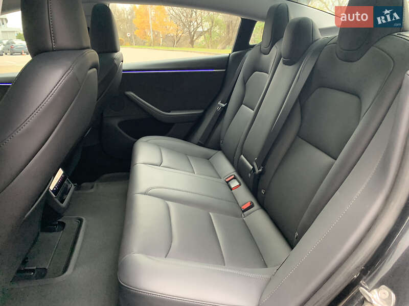 Седан Tesla Model 3 2024 в Киеве