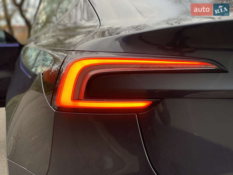 Седан Tesla Model 3 2024 в Киеве