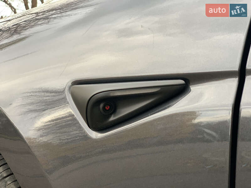 Седан Tesla Model 3 2024 в Киеве