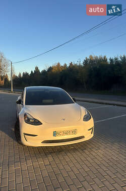 Седан Tesla Model 3 2021 в Лисиничах