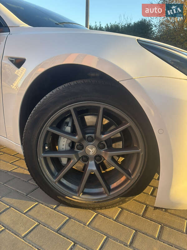 Седан Tesla Model 3 2021 в Лисиничах фото 4 Седан Tesla Model 3 2021 в Лисиничах