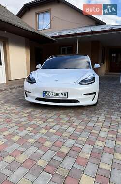 Седан Tesla Model 3 2019 в Тернополі