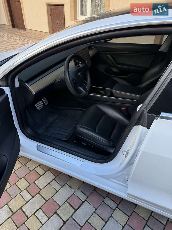 Седан Tesla Model 3 2019 в Тернополе