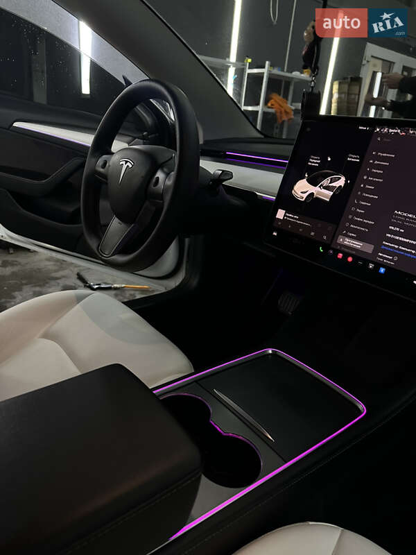 Седан Tesla Model 3 2021 в Львові