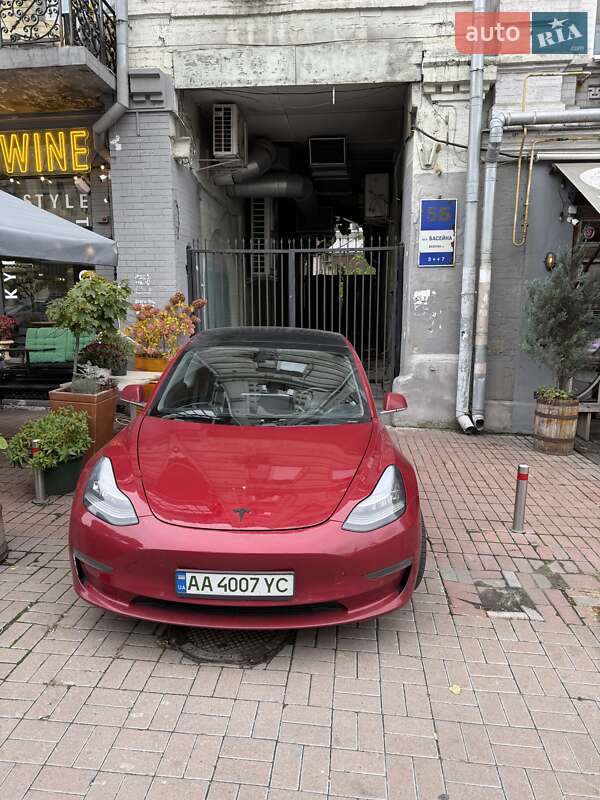 Седан Tesla Model 3 2018 в Киеве