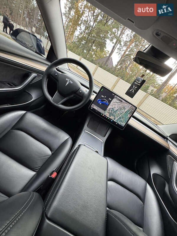 Седан Tesla Model 3 2021 в Полтаве