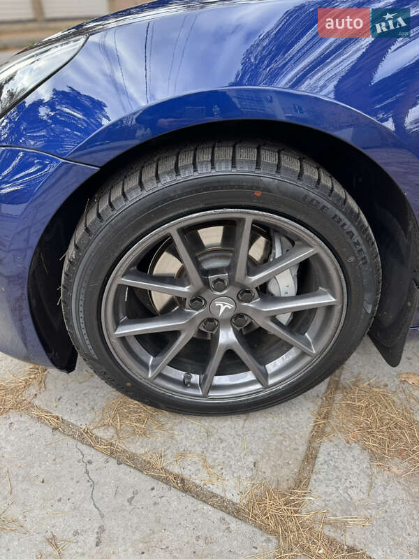 Седан Tesla Model 3 2021 в Полтаве