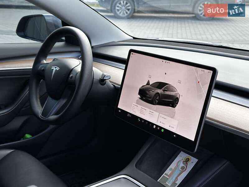 Седан Tesla Model 3 2022 в Львові