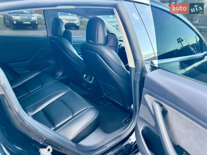 Седан Tesla Model 3 2019 в Києві