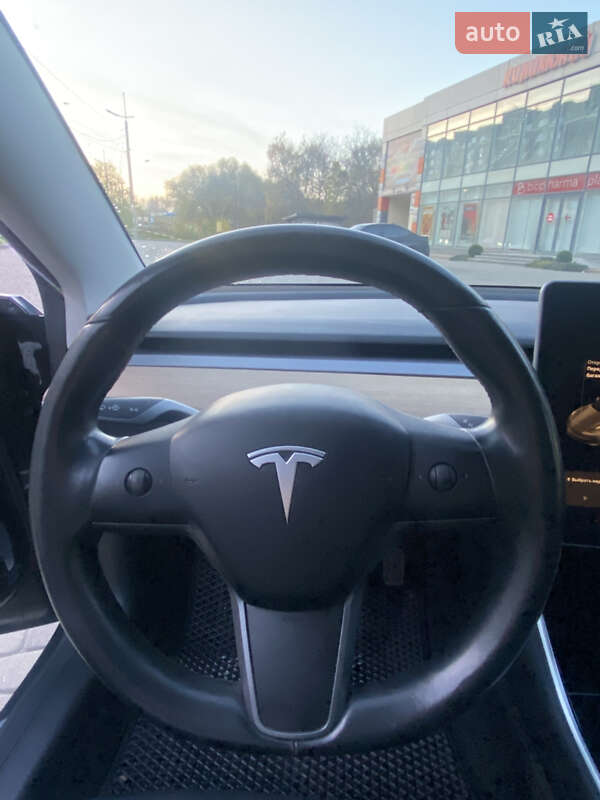 Седан Tesla Model 3 2018 в Хмельницькому фото 26 Седан Tesla Model 3 2018 в Хмельницькому