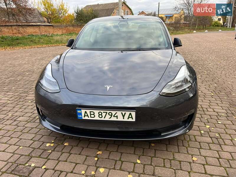 Седан Tesla Model 3 2023 в Виннице