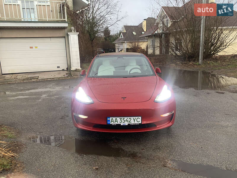Седан Tesla Model 3 2018 в Киеве фото Седан Tesla Model 3 2018 в Киеве