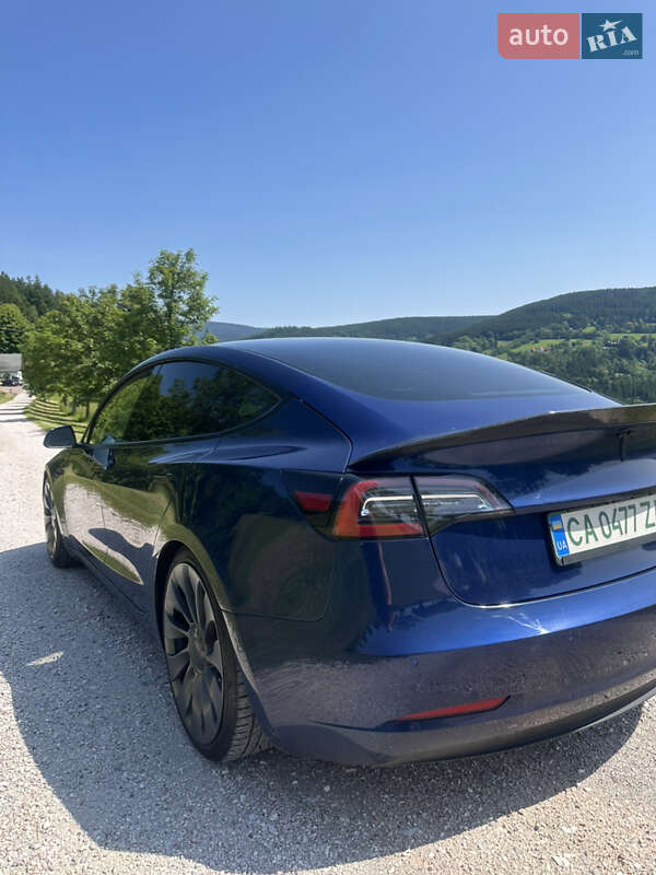 Седан Tesla Model 3 2021 в Києві