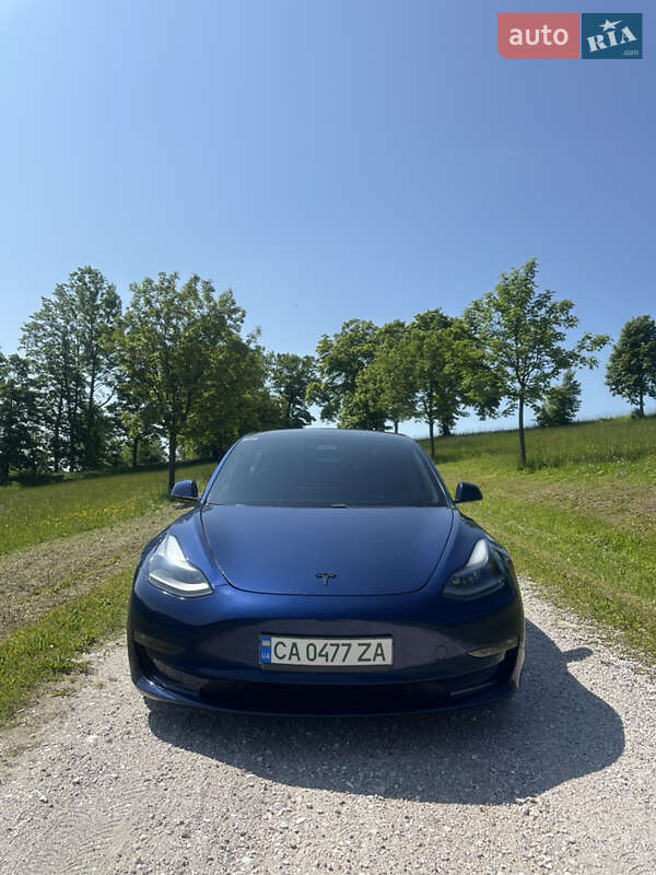 Седан Tesla Model 3 2021 в Києві