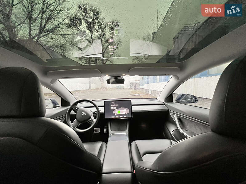 Седан Tesla Model 3 2021 в Києві
