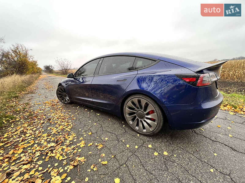 Седан Tesla Model 3 2021 в Києві