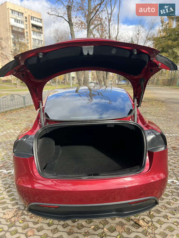 Седан Tesla Model 3 2024 в Харькове