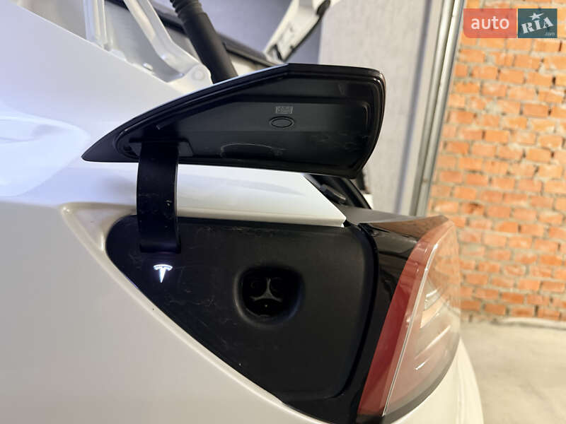 Седан Tesla Model 3 2021 в Львове фото 9 Седан Tesla Model 3 2021 в Львове