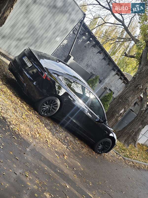 Седан Tesla Model 3 2024 в Києві