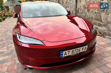 Седан Tesla Model 3 2024 в Івано-Франківську