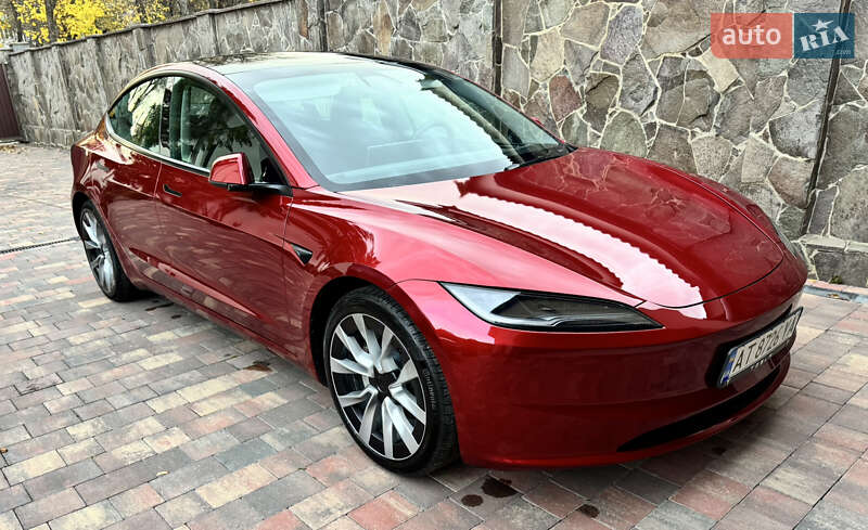 Седан Tesla Model 3 2024 в Ивано-Франковске