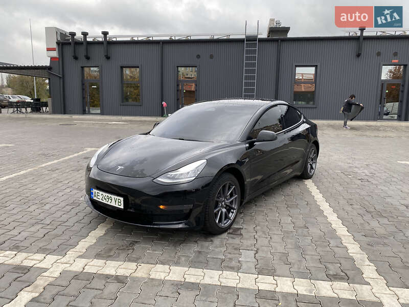 Седан Tesla Model 3 2020 в Кривому Розі