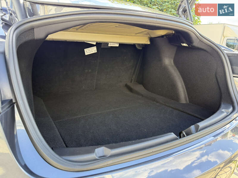 Седан Tesla Model 3 2022 в Києві