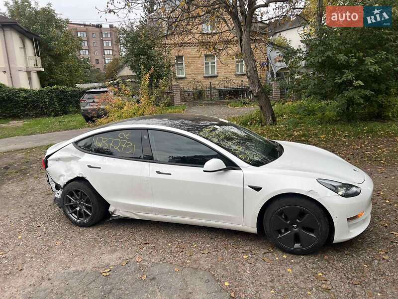 Седан Tesla Model 3 2022 в Киеве фото 19 Седан Tesla Model 3 2022 в Киеве