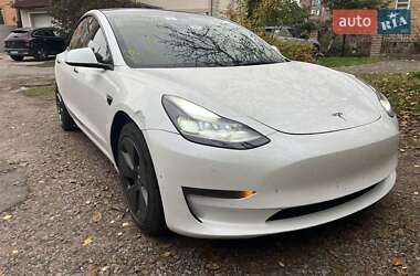 Седан Tesla Model 3 2022 в Киеве