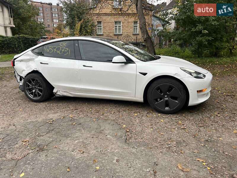 Седан Tesla Model 3 2022 в Киеве фото 29 Седан Tesla Model 3 2022 в Киеве