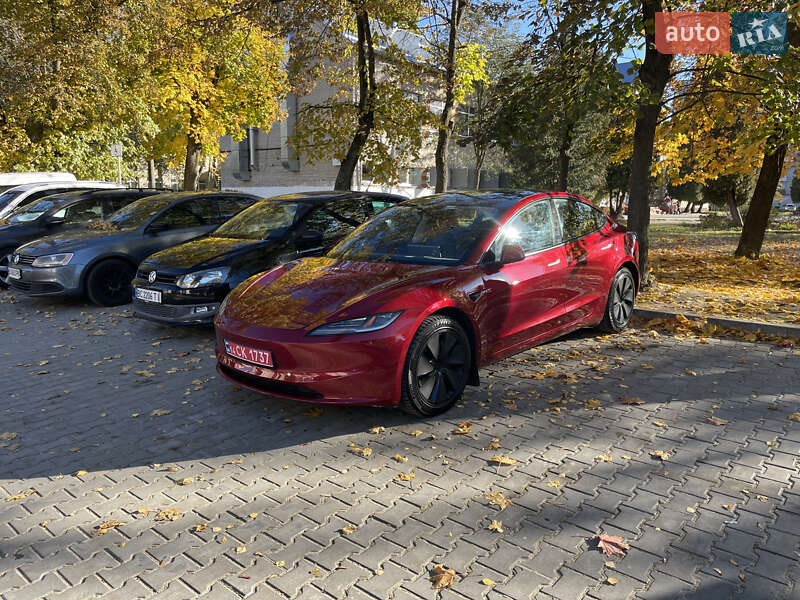 Седан Tesla Model 3 2024 в Новояворовске