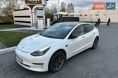 Седан Tesla Model 3 2021 в Рівному